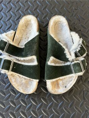 BIRKENSTOCK Arizona Shearling-Lined Suede‎ Dark Green Women's Sandals Size 38